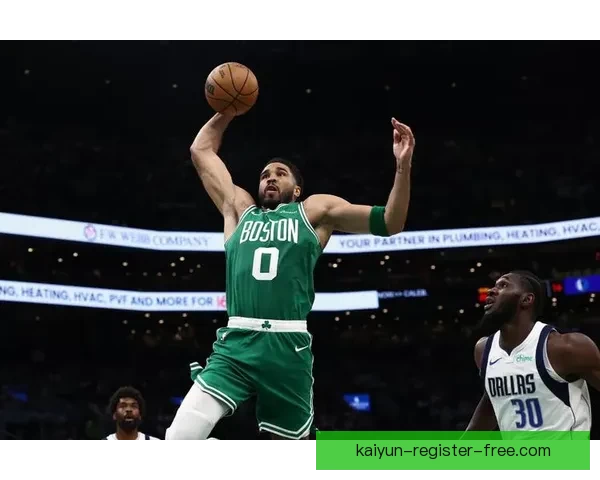 塔图姆三节23分11篮板9助攻差1助实现连场三双展现巨星实力